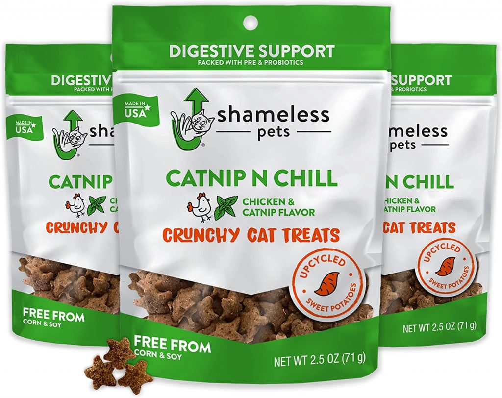 Shameless Pets Crunchy Cat Treats contains pro and prebiotics to help your furry friend with digestion. The main ingredient is real chicken, with Catnip and sweet potatoes. Shameless collaborates with farmers to save their flawed sweet potatoes, which are nonetheless packed with beneficial nutrients that are great for your kitty. 