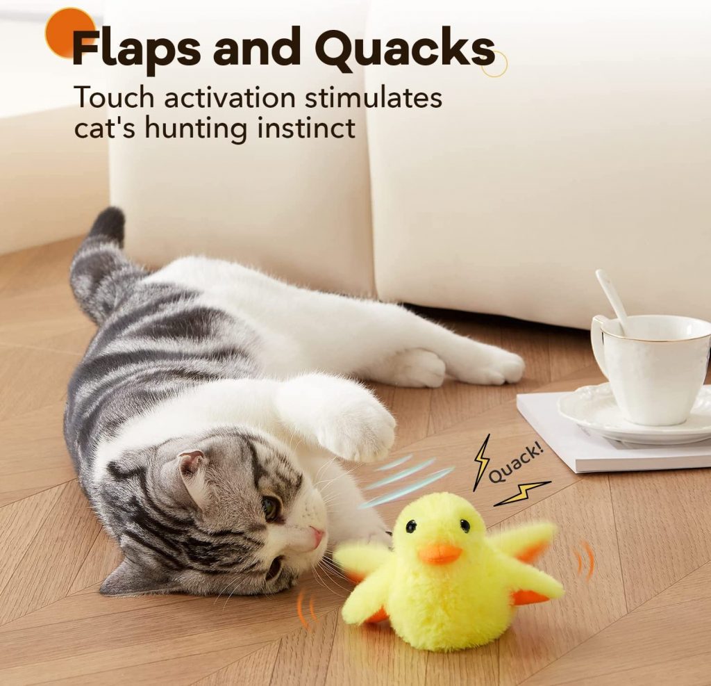 Potaroma Rechargeable Flapping Duck Toy With SilverVine Catnip resembles a real duck. It is an eye-catcher for cats, keeping your kitty on her paws and engaged in real-time, alleviating boredom and loneliness, and encouraging cat exercise when you are away from home.