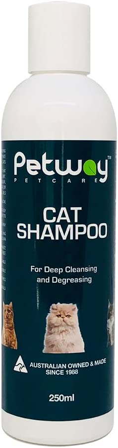 Petway Petcare Cat Shampoo contains a blend of degreasers and surfactants to remove grease and oil from your cat's coat.